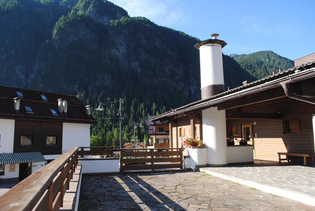 Bed & Breakfast Garni Tobia Campitello di Fassa Zewnętrze zdjęcie