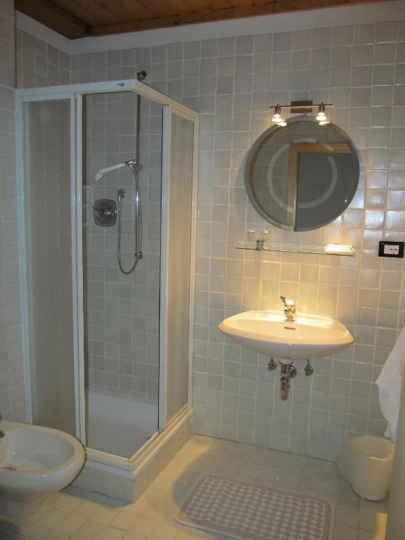 Bed & Breakfast Garni Tobia Campitello di Fassa Pokój zdjęcie